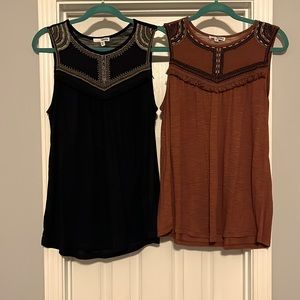 Sonoma pair tank tops/sleeveless blouse size medium